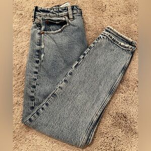 Abercrombie curve love distressed women’s skinny jean